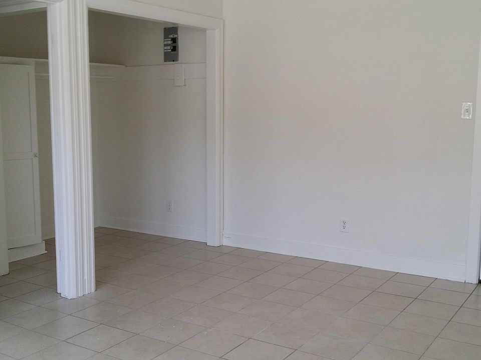 1st image of 1217 Douglas St APT 224