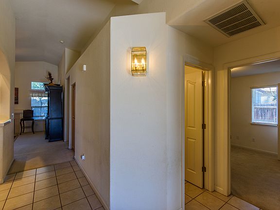 5th image of 1093 Bristow St