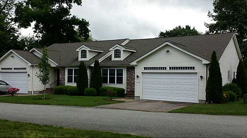 1st image of 23 W Glen Ln