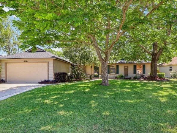 8459 Sand Point Dr W, Jacksonville, FL 32244