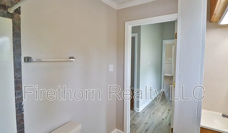 1400 Maple St — Photo 19
