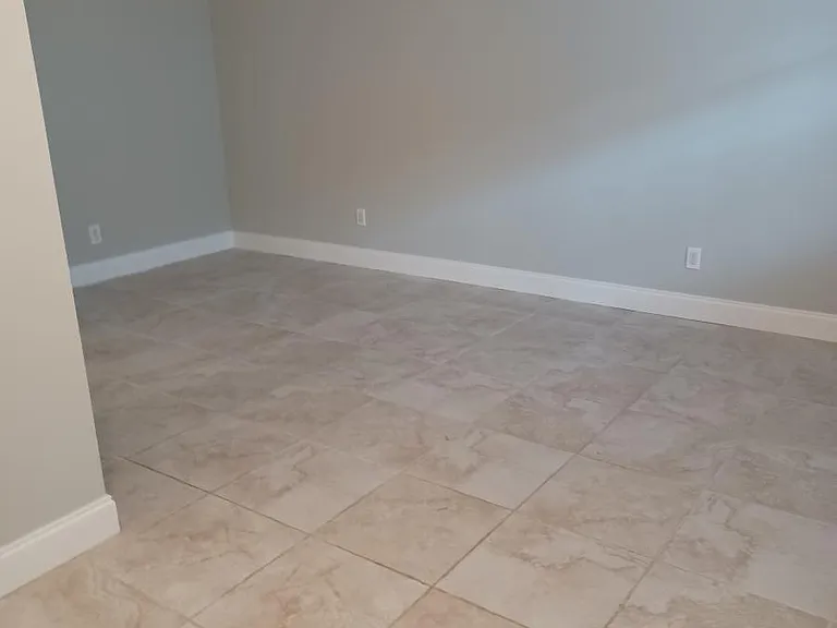 830 N Riverside Dr #102 — Photo 5