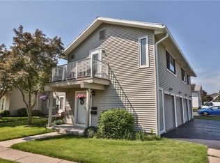 780 Eastbrooke Ln, Rochester, NY 14618