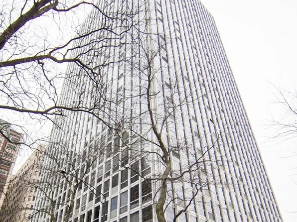 2400 N Lakeview Ave APT 1006, Chicago, IL 60614
