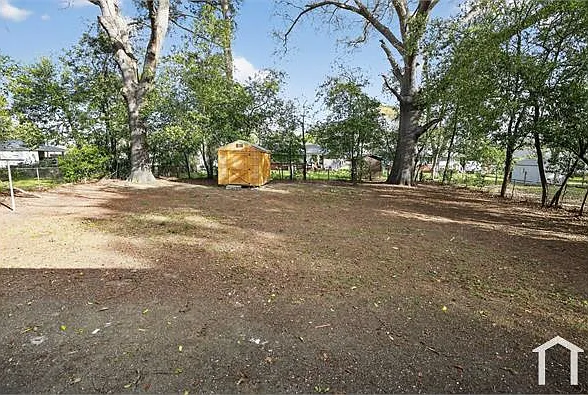 1929 W Oakland Ave — Photo 8