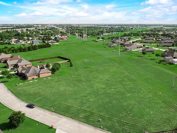 4th image of 302 Derick Dr Lot 26