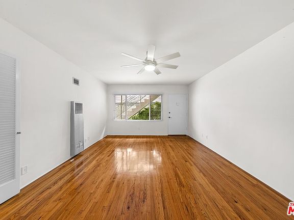 2nd image of 913 20th St APT 1