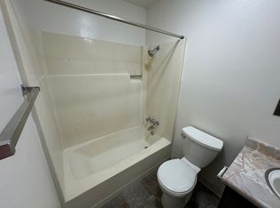 5204 Windsor Island Rd N APT C, Keizer, OR 97303