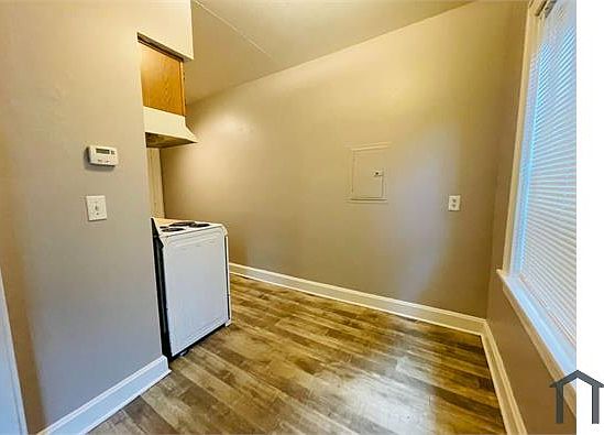 4th image of 625 W Maple Ave APT 1-C