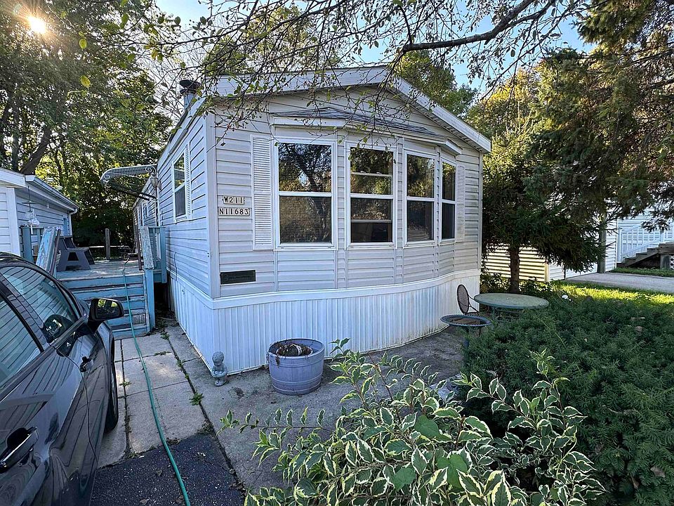 1st image of W211N11683 Hilltop Cir