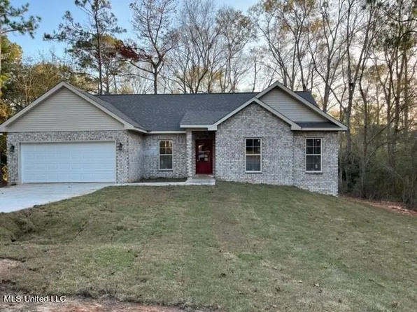 192 Aubudon Pl, Picayune, MS 39466