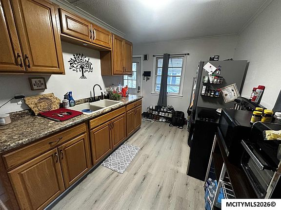 4th image of 1009 Allison St