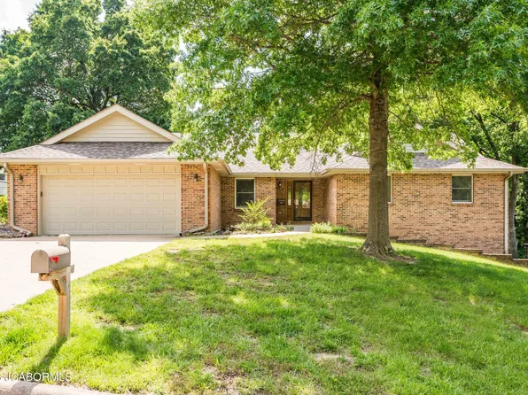 105 Kingsbury Ct, Jefferson City, MO 65109