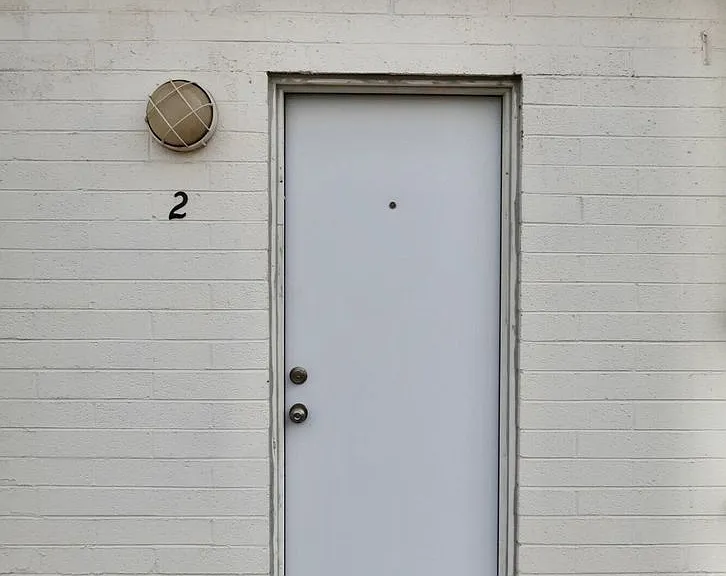 810 E Colter St — Photo 17