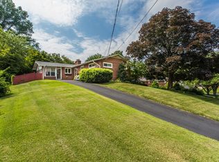 10119 Farmington Dr, Fairfax, VA 22030