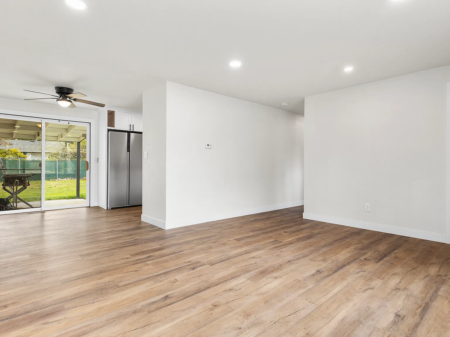 4 bed, 2.5 bath, 1900 sqft, $3,250 — Photo 3