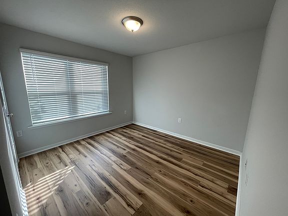 4th image of 10958 War Emblem Ave