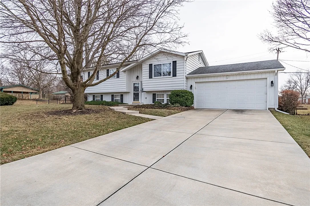 601 W Karen Dr photo 1