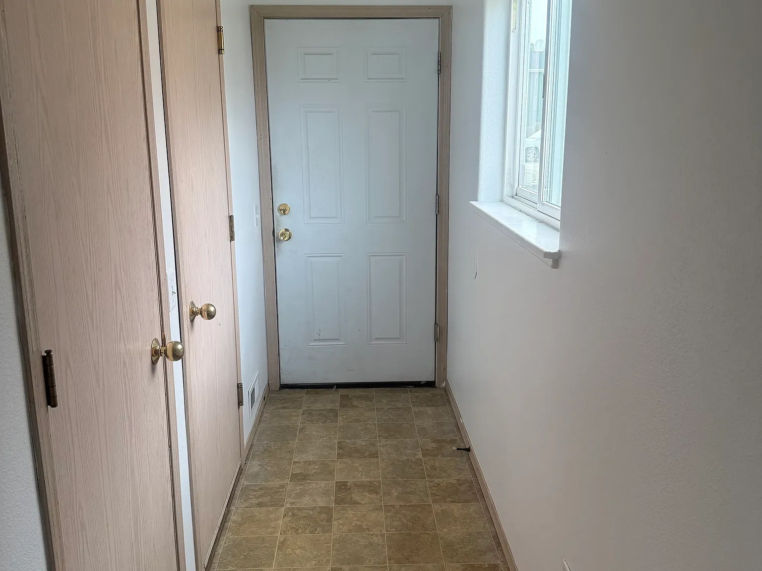 3 bed, 1600 sqft, $2,600 — Photo 2