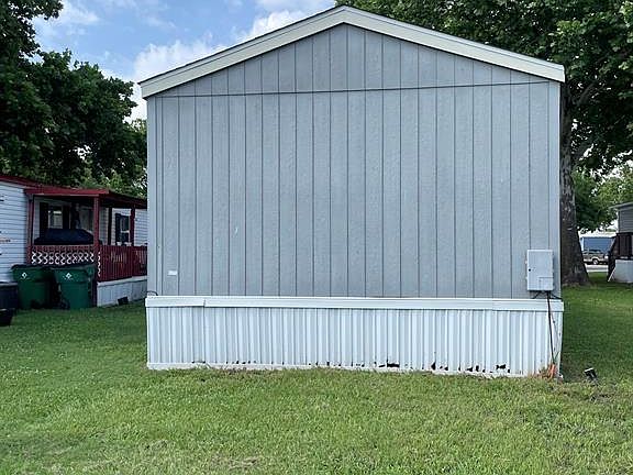 3rd image of 1123 Berkshire Ct Lot 141