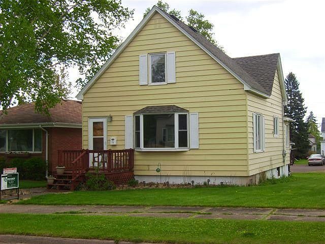 2nd image of 722 11th Ave