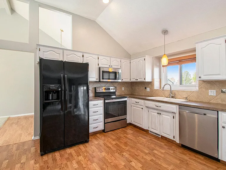 7202 S 155th Ave — Photo 6