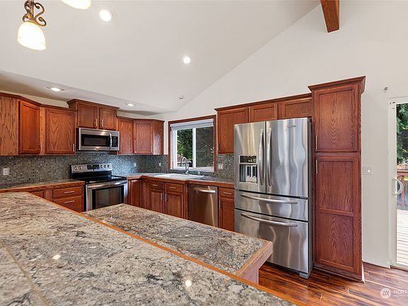 5th image of 11121 46th Avenue NE