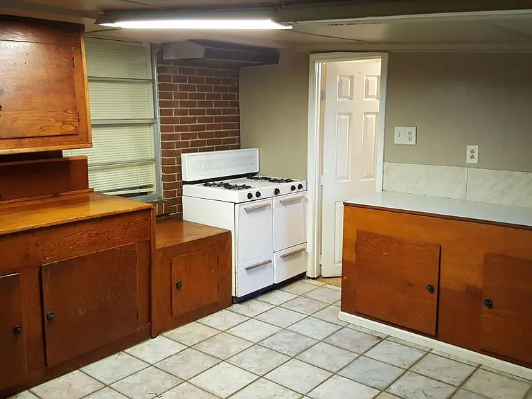 804 Fairmont Ln — Photo 14