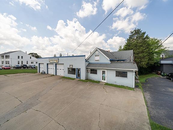 3rd image of 1513 Alexandria Pike