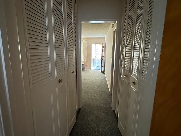 1222 N New Hampshire Ave #10 — Photo 7