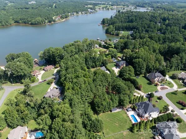 127 Palos Verde Rd, Mooresville, NC 28117