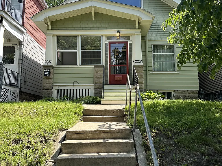 2231 E Bennett Ave — Photo 1