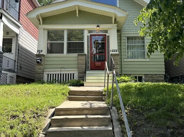 2231 E Bennett Ave, Milwaukee, WI 53207