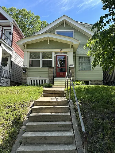2231 E Bennett Ave Photo 1