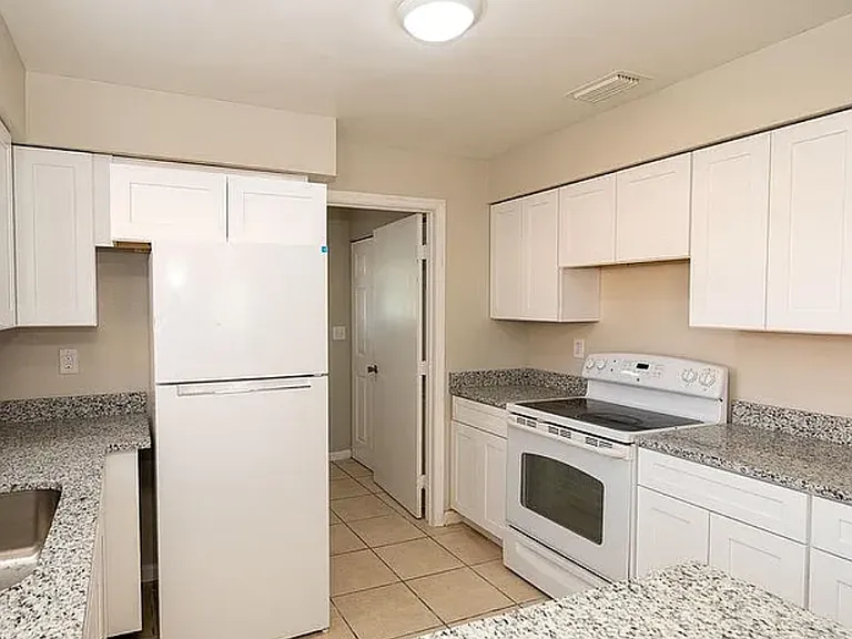 834 Faull Dr #A — Photo 2