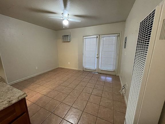 5th image of 321 4th St APT 3