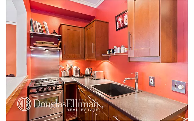 Rented by Douglas Elliman | media 15
