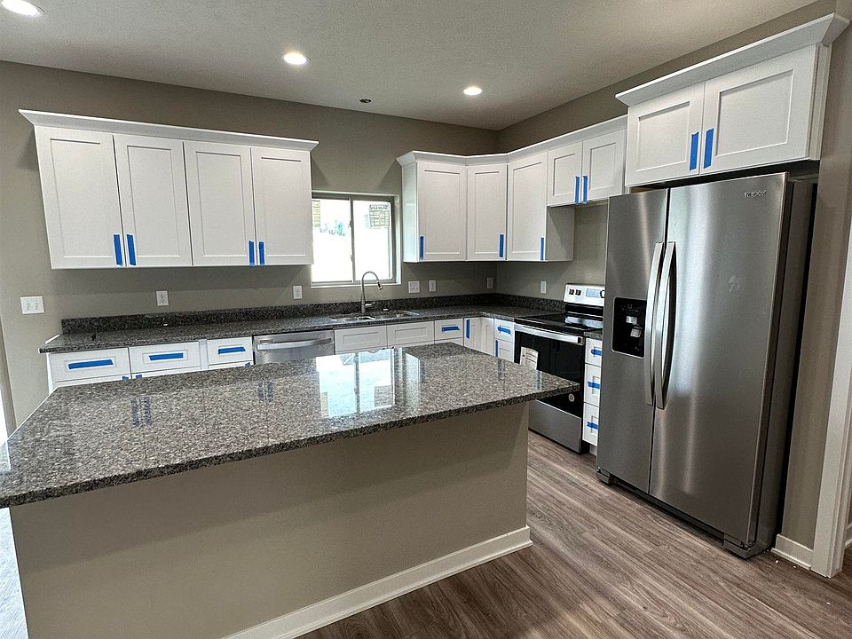 1st image of 5012 W Hillsboro Dr