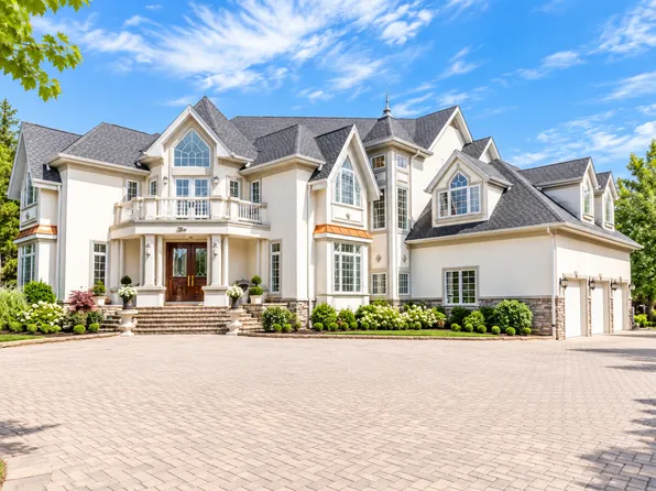 10 Clubside Ct, Burr Ridge, IL 60527