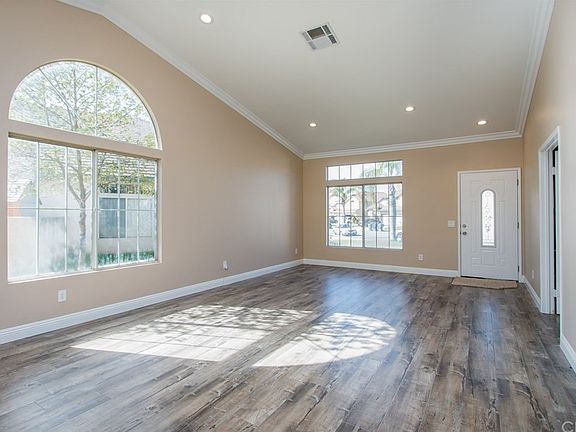 3rd image of 2742 E Black Horse Dr