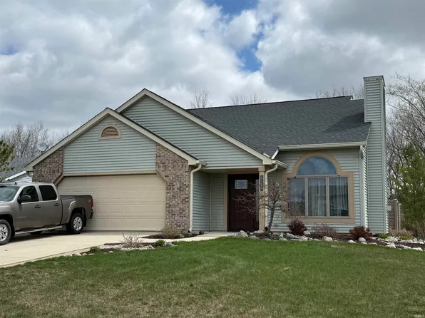 2126 Glen Hollow Dr, Auburn, IN 46706