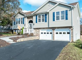 1610 Bush Farm Dr, Vinton, VA 24179