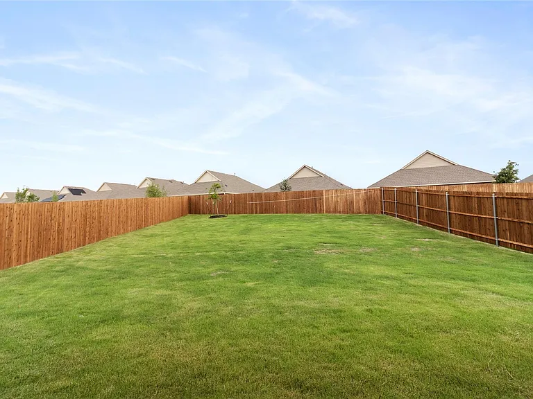 1808 Roadrunner Dr — Photo 23