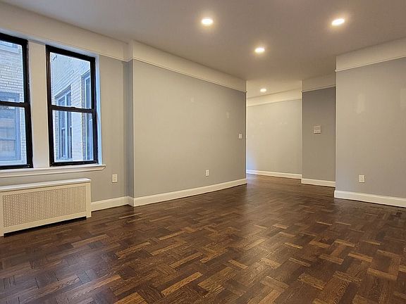 4th image of 583 W 215th St #6C