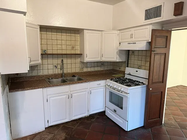 2 bed, 1000 sqft, $1,200 — Photo 2