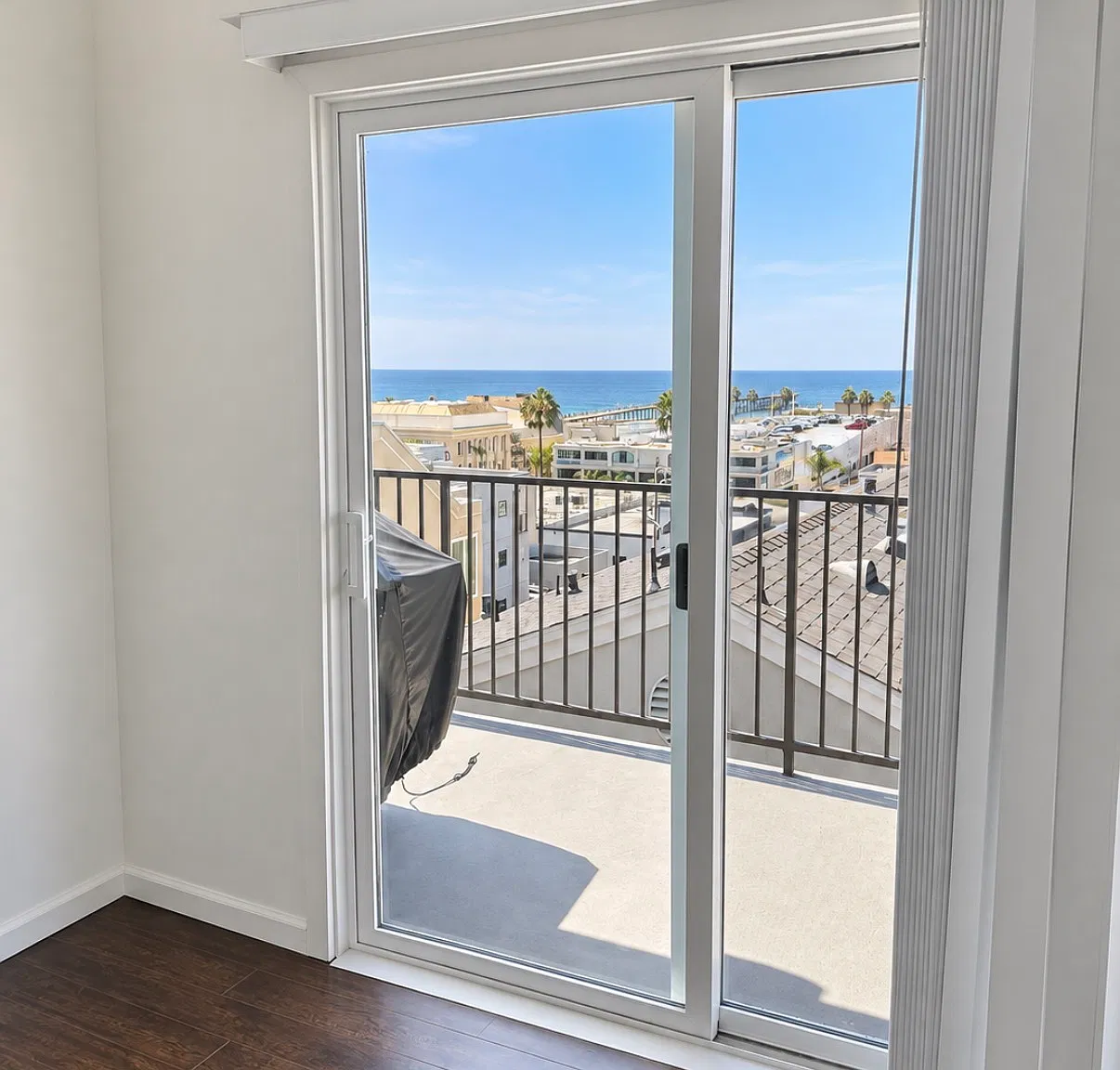2 bed, 1.5 bath, 1150 sqft, $5,950 — Photo 3