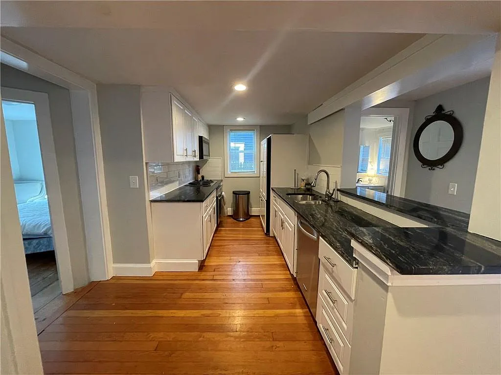 4 bed, 1450 sqft, $3,600 — Photo 1