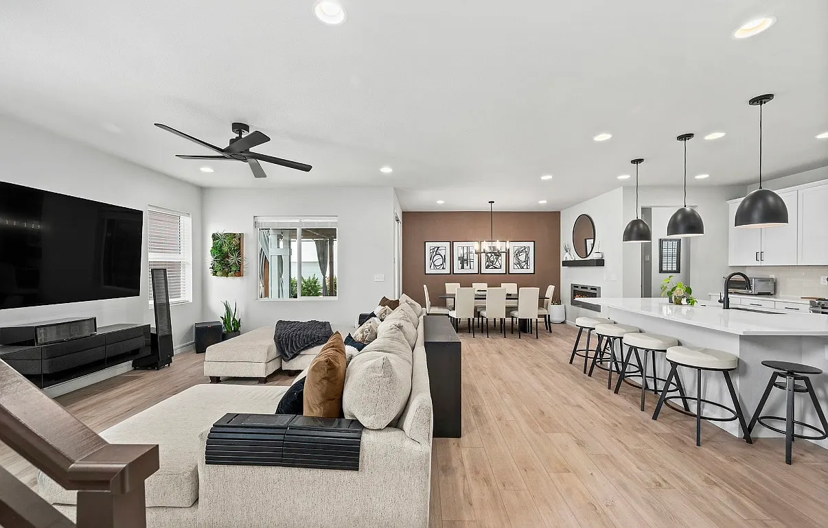 4 bed, 2641 sqft, $3,610 — Photo 3