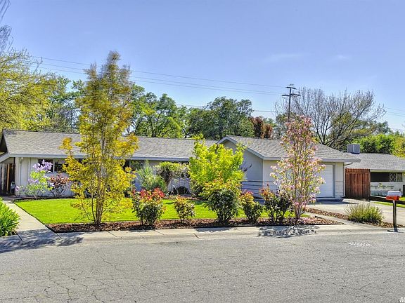 2nd image of 8624 Fairmont Way