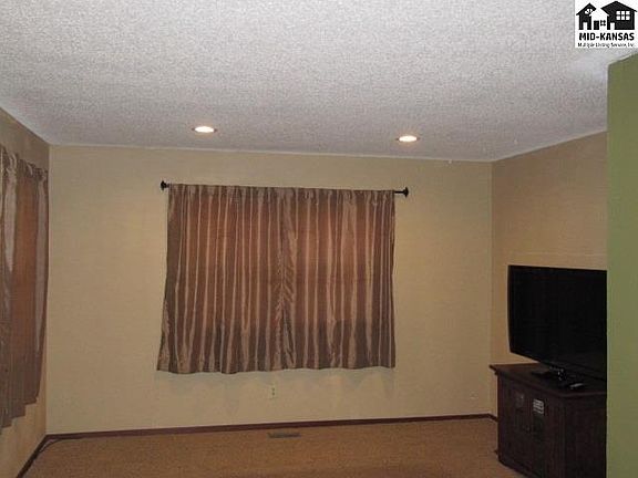 3rd image of 1915 E 35th Ave